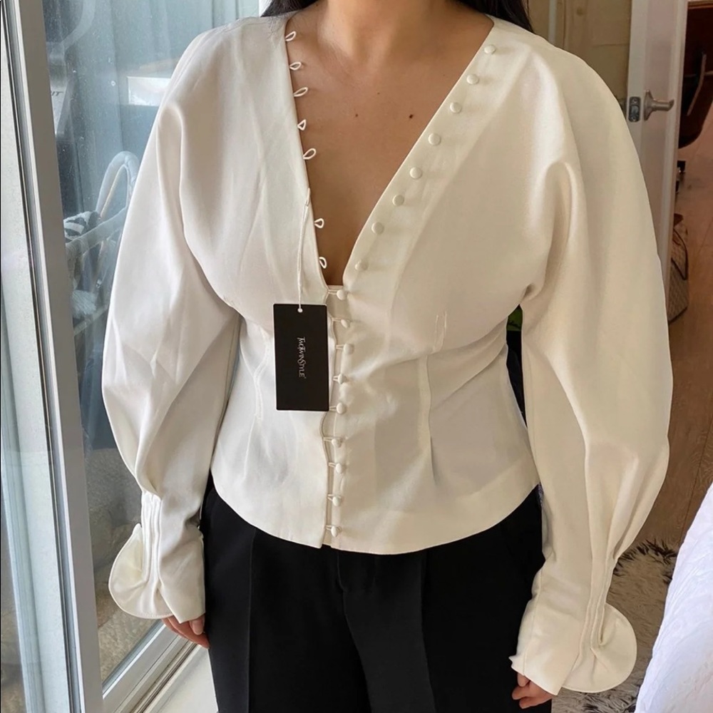 blouse - Picture 3 of 5